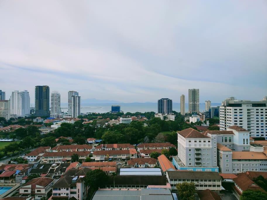 New Tropical Macalister 218 9pax To11pax Heng Apartment