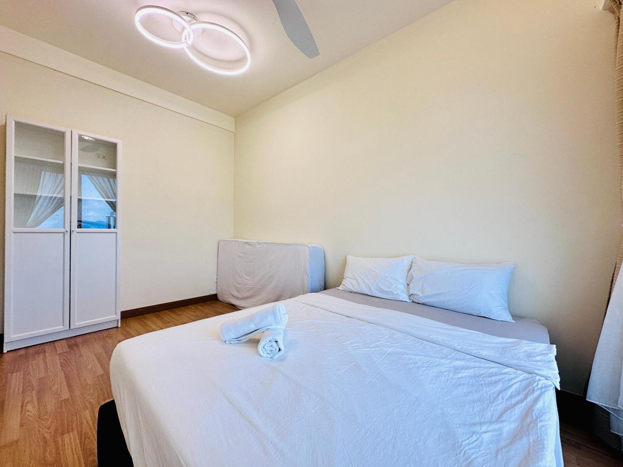Apartment New Tropical Macalister 218 9pax To11pax Heng