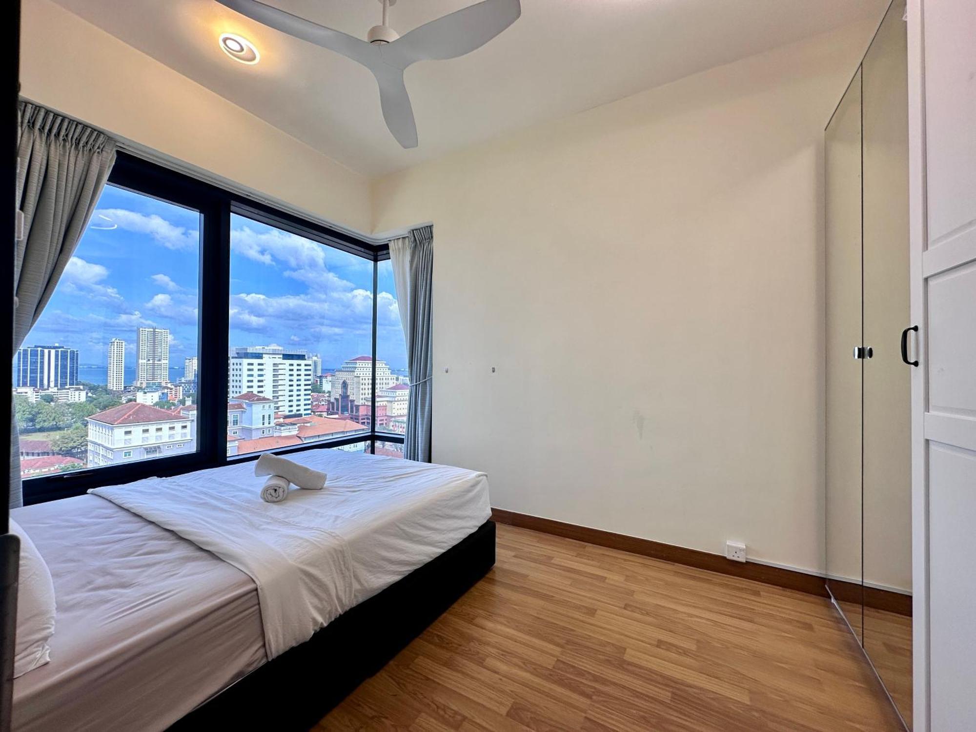 Apartment New Tropical Macalister 218 9pax To11pax Heng